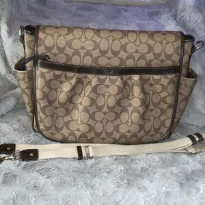 Coach Signature Canvas Messenger bag